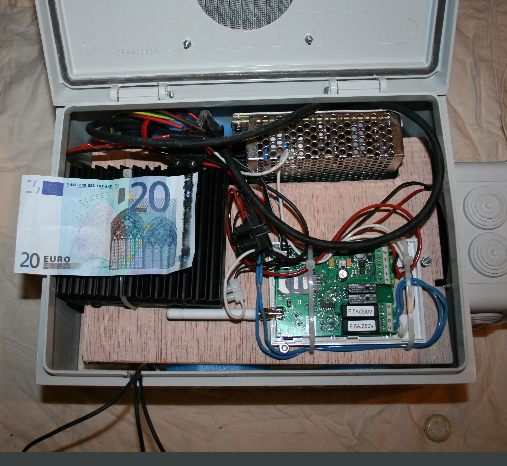 Du matériel d'espionnage découvert dans une école parisienne – Data  Security Breach